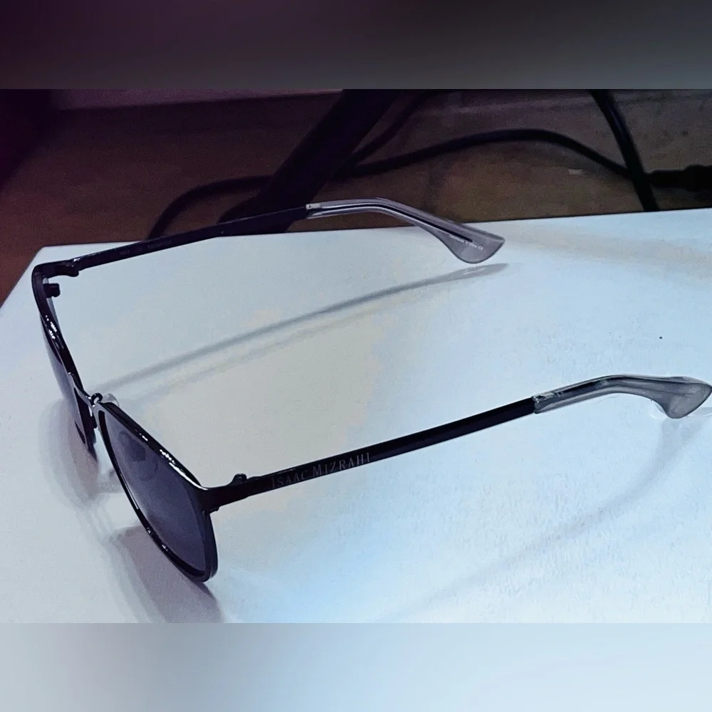 Isaac Mizrahi Sunglasses - Picture 3 of 4